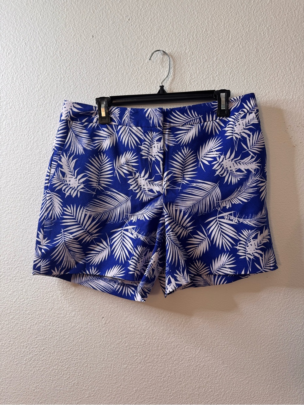 Carmen Marc Valvo Blue & White Tropical Print Bermuda Shorts